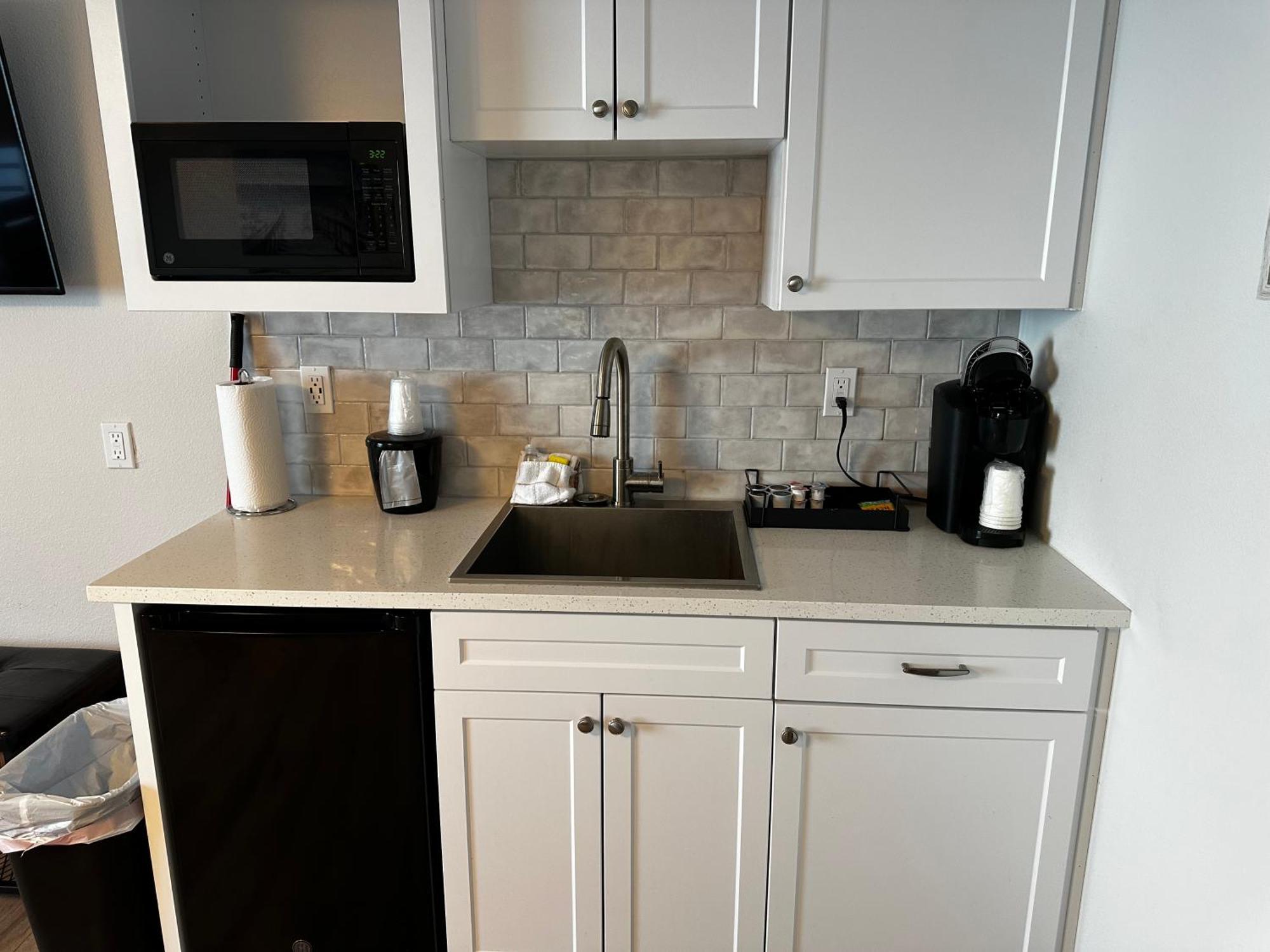 West Beach Suites Lincoln City Ruang foto